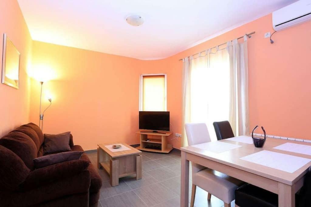 Apartmani Lili Sukošan Extérieur photo