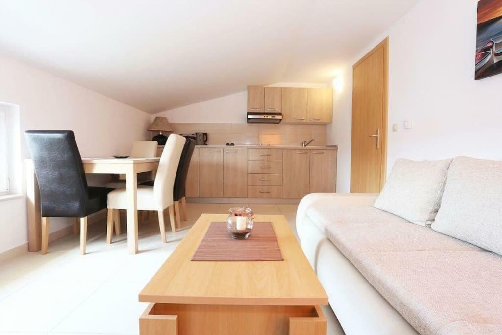 Apartmani Lili Sukošan Extérieur photo