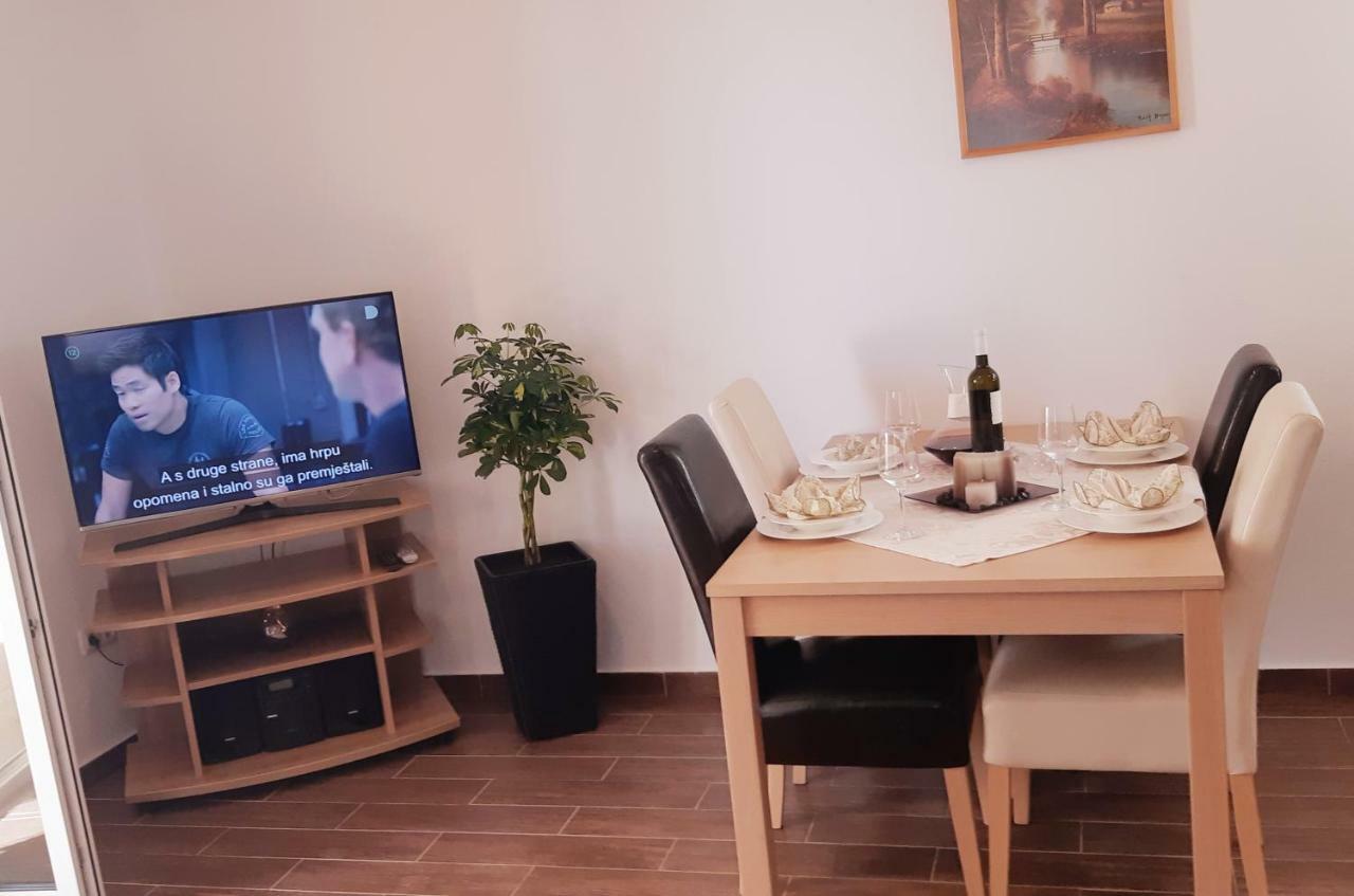 Apartmani Lili Sukošan Extérieur photo