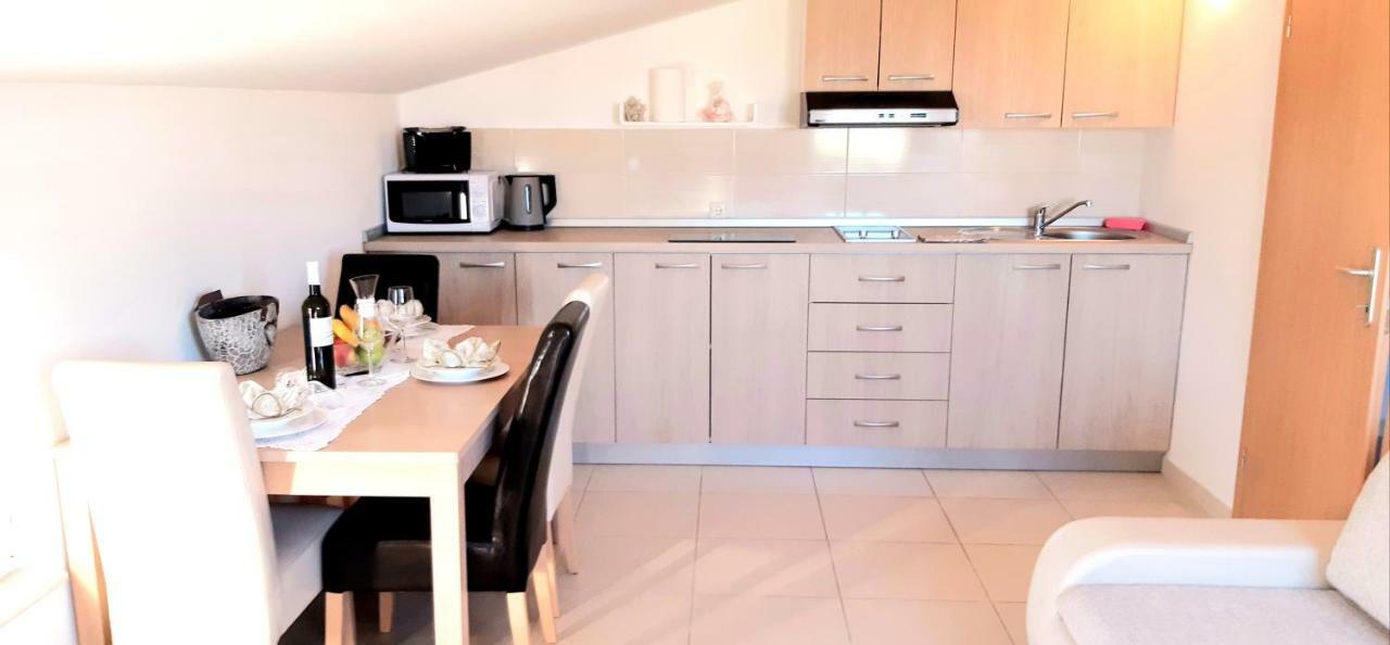 Apartmani Lili Sukošan Extérieur photo