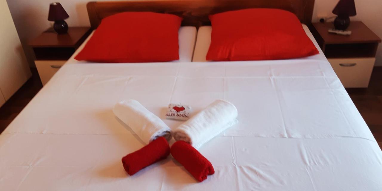 Apartmani Lili Sukošan Extérieur photo